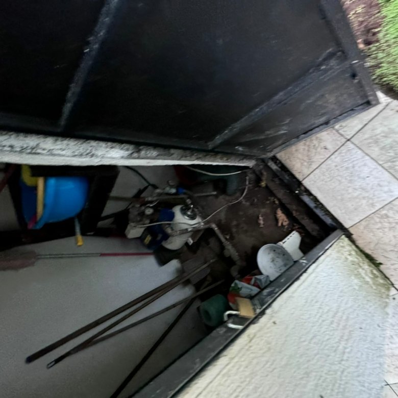 Smart storage in Ulcinj property&mdash;secure metal door, tiled floors, grass. Invest with immorenta.me by ekosphere doo.