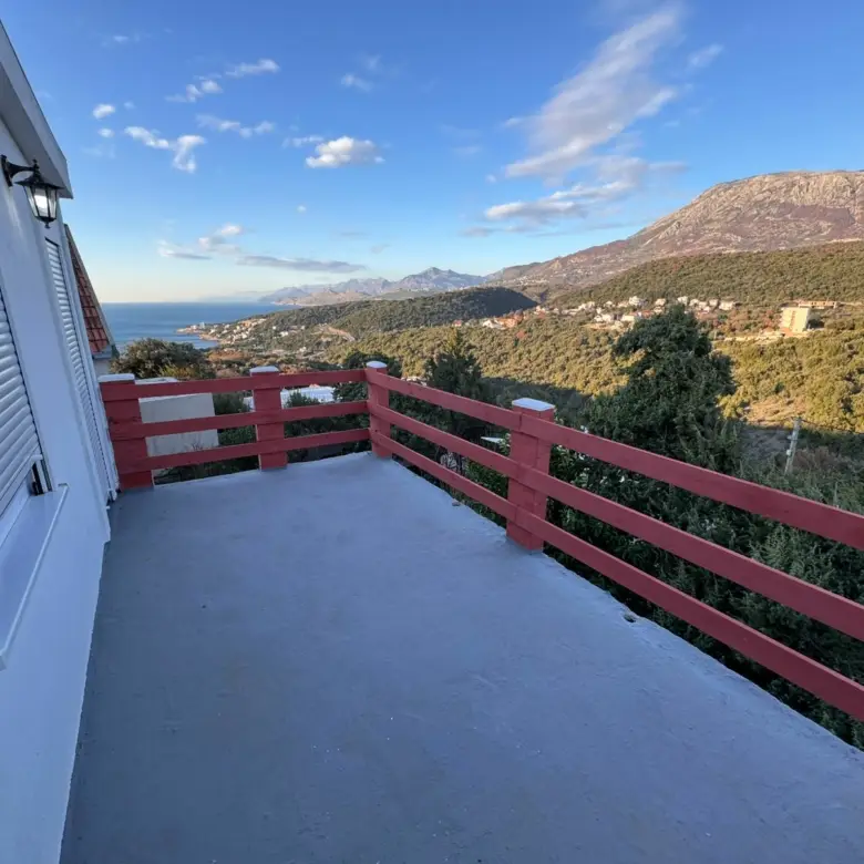 Experience panoramic sea, mountain, and valley views from this Ulcinj apartment balcony&mdash;prime real estate by Ekosphere on immorenta.me.