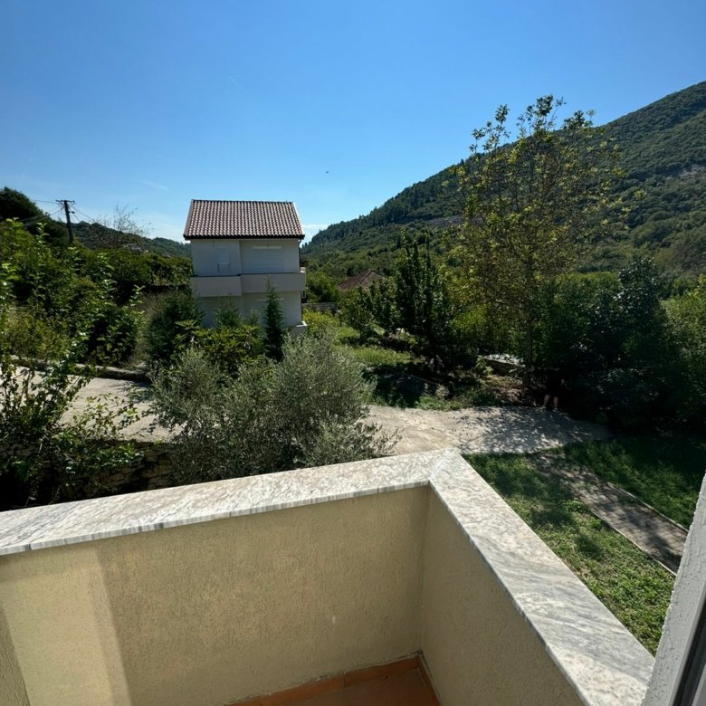 Panoramic balcony view in Ulcinj, Montenegro: marble railing, lush gardens, prime real estate by immorenta.me (ekosphere doo).