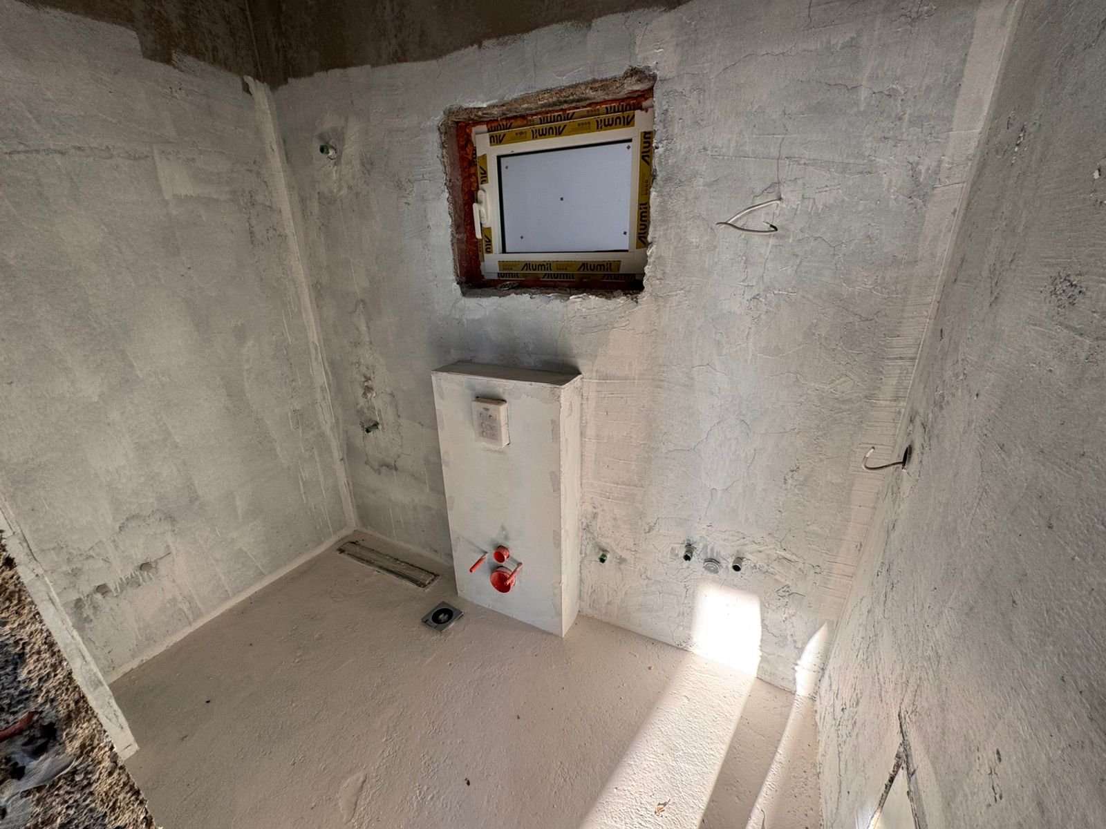 Unfinished room in Ulcinj, Montenegro&mdash;customize to suit your vision. Prime real estate on immorenta.me by ekosphere doo.