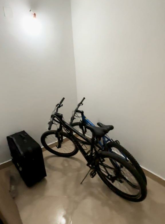 Spacious tiled room in Ulcinj, Montenegro&mdash;ideal for storage or gear. Prime real estate; invest with immorenta.me by ekosphere doo.