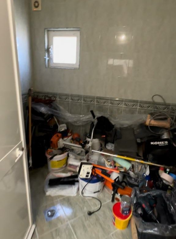 Secure a versatile, tiled storage room with window in Ulcinj&mdash;ideal for investors. Listed on immorenta.me, by ekosphere doo.