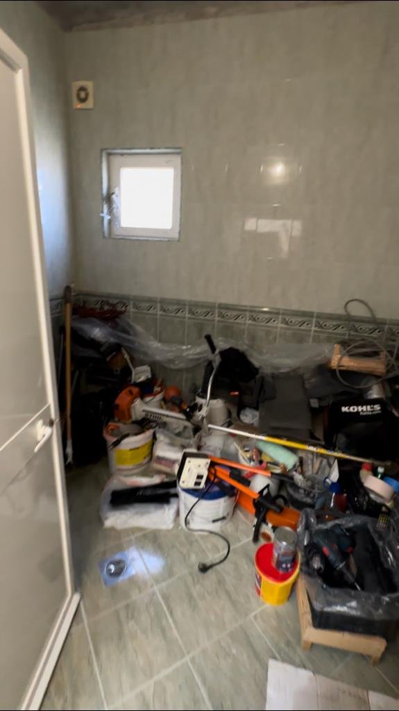 Secure a versatile, tiled storage room with window in Ulcinj&mdash;ideal for investors. Listed on immorenta.me, by ekosphere doo.