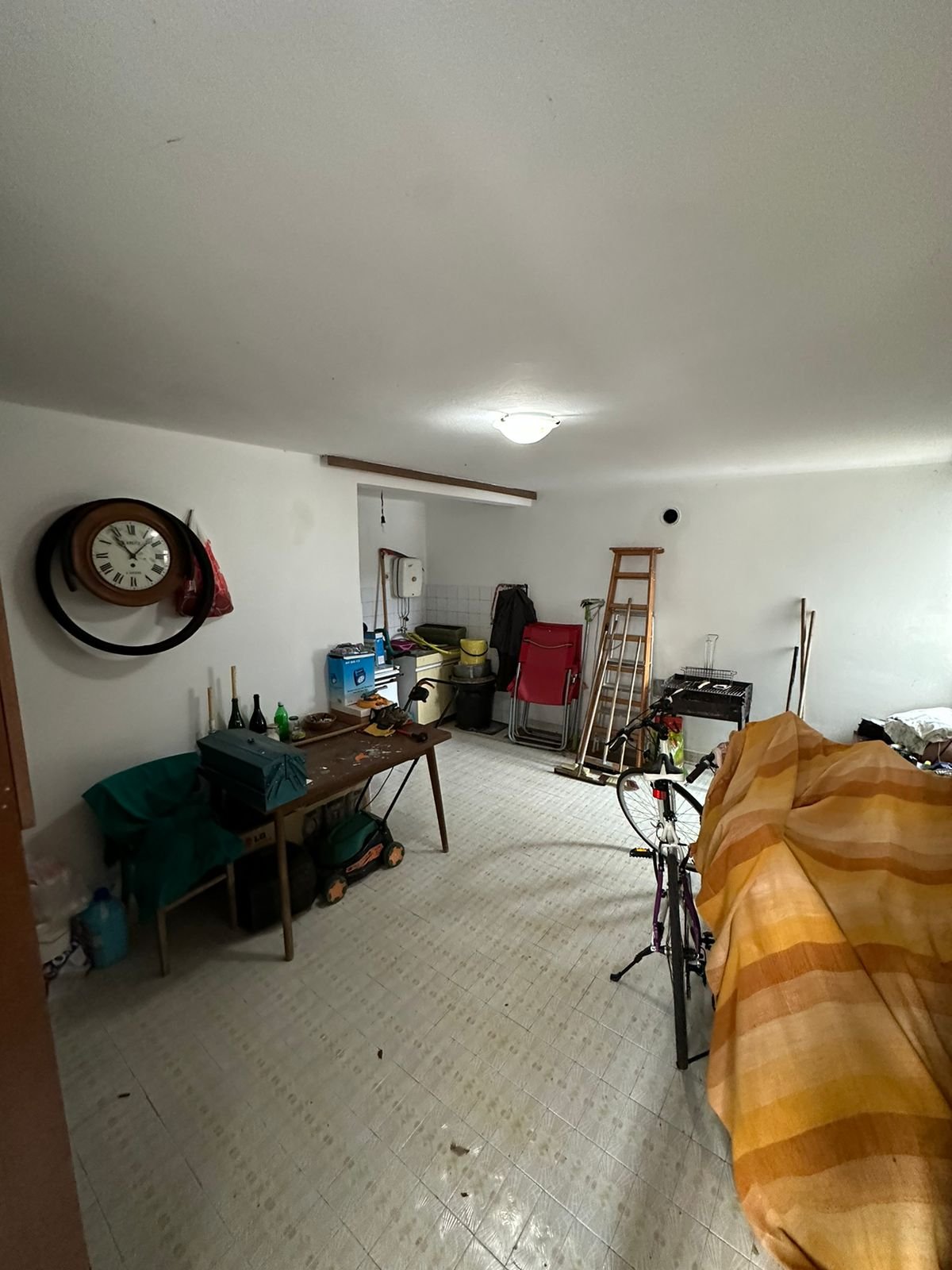 Spacious Ulcinj property with tiled floors, unique furnishings, and investment potential&mdash;exclusive on immorenta.me by ekosphere doo.