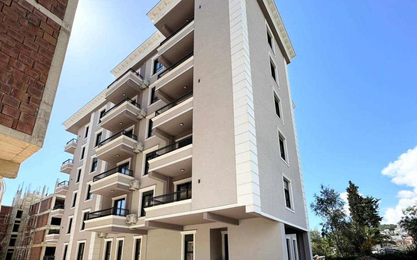 Premium multi-story apartment with balconies in Ulcinj, Montenegro&mdash;ideal investment, showcased by immorenta.me (ekosphere doo).