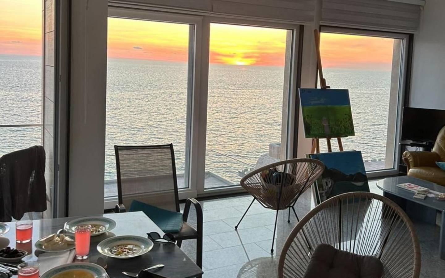 Stunning sea-view room in Ulcinj with sunset windows, dining area, art space&mdash;unique investment on immorenta.me by ekosphere doo.