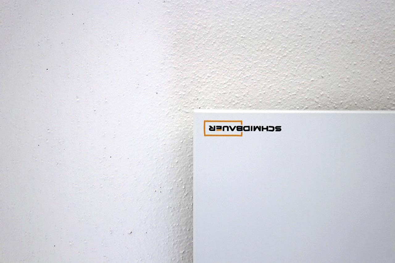 Elegant textured white wall detail at Adana Villa, Ulcinj. Exclusive property investment by ekosphere doo on immorenta.me.