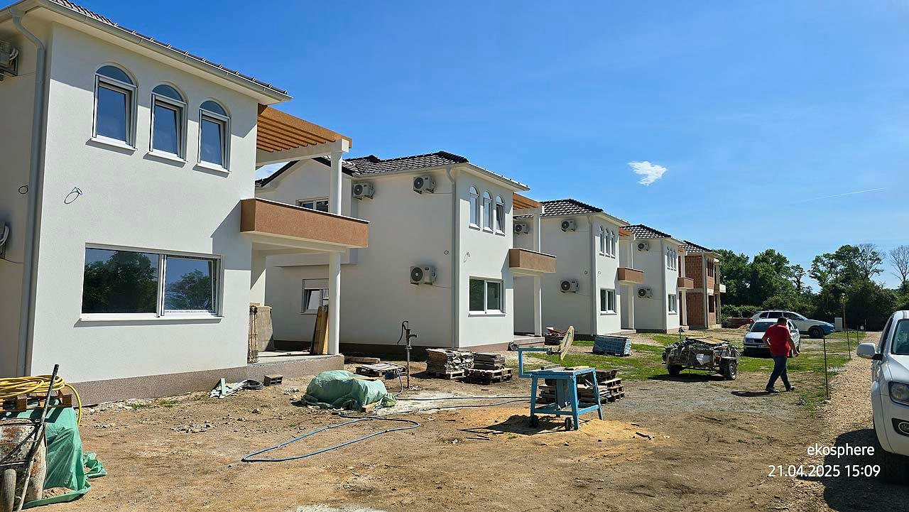 Discover newly built two-story white homes in Ulcinj&mdash;prime investment real estate by Ekosphere doo on immorenta.me.