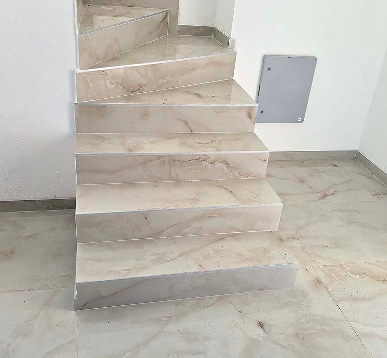 Elegant marble staircase with six steps in Ulcinj, Montenegro&mdash;ideal property investment on immorenta.me by ekosphere doo.