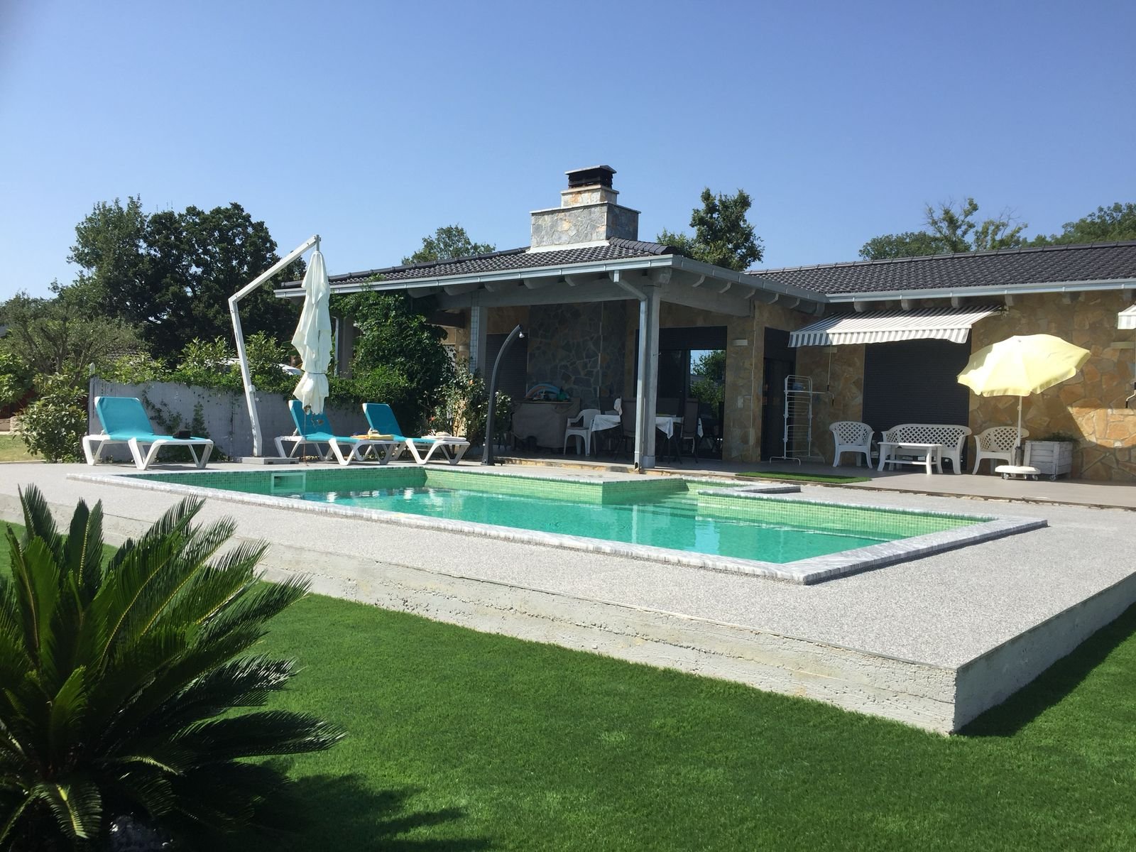Luxury modern home in Ulcinj, Montenegro with pool, sun loungers, patio & lush yard. Invest via immorenta.me by ekosphere doo.