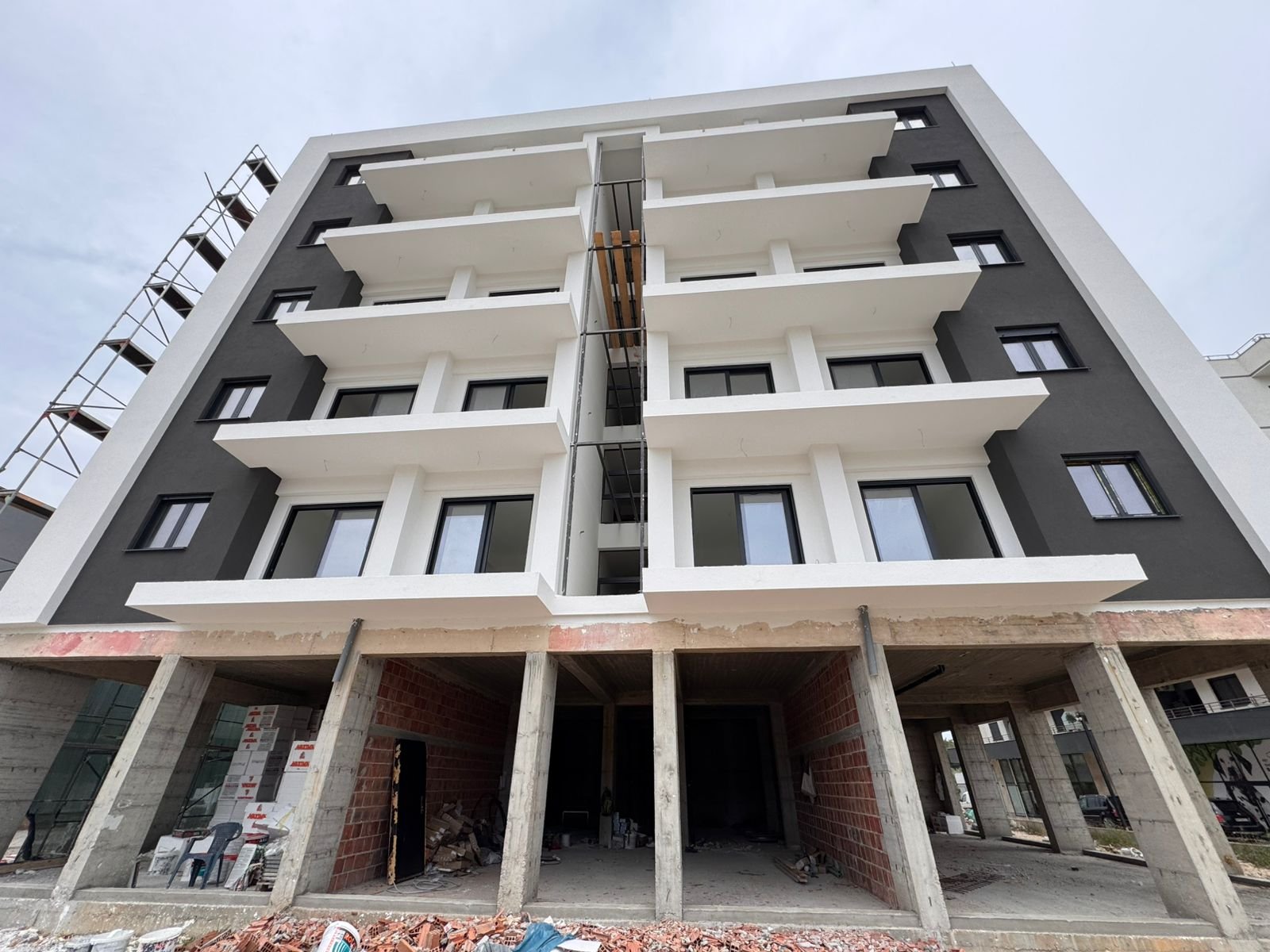 Modern multi-story property in Ulcinj, Montenegro, under construction&mdash;investment-ready, listed by immorenta.me (ekosphere doo).