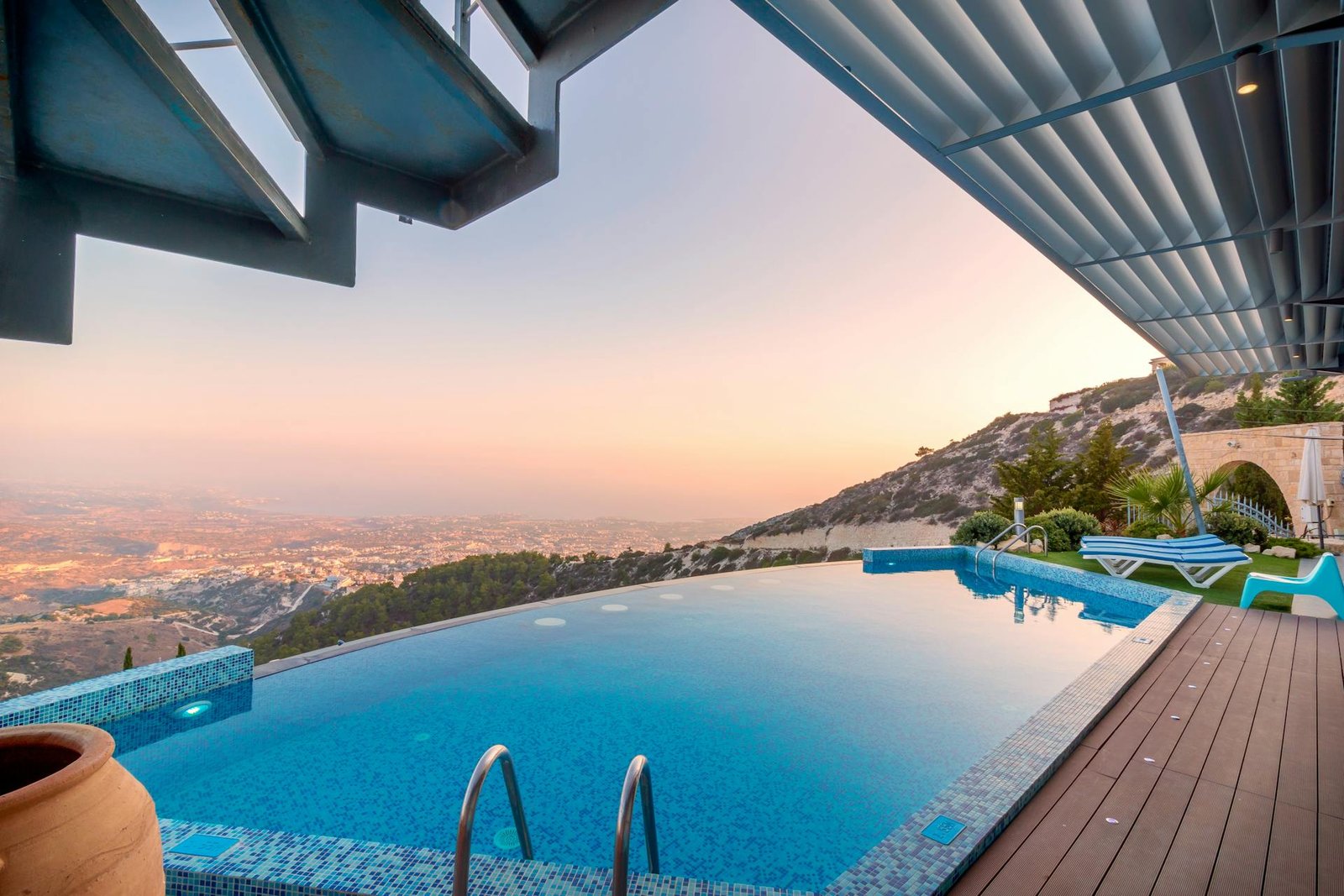 Seaside Villas in Ulcinj 9 Infinity pool and Adriatic view — Seaside Villas Ulcinj Montenegro