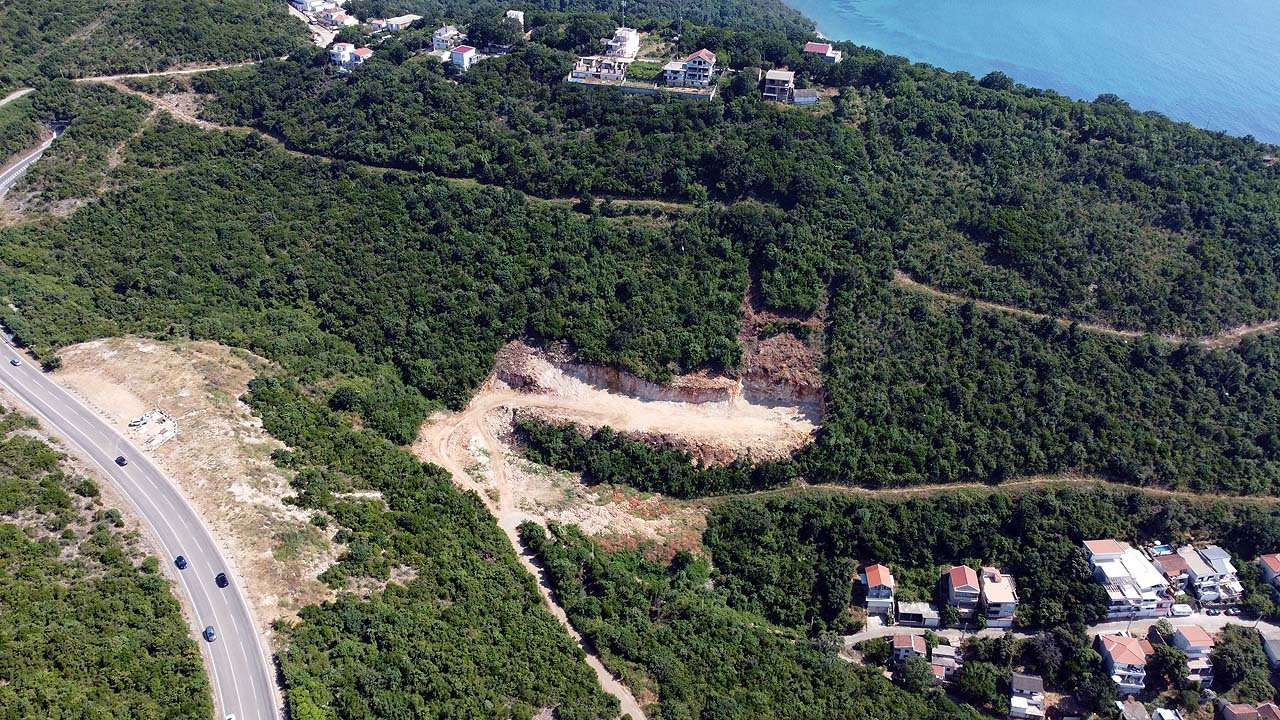 Prime cleared land in Ulcinj, Montenegro with lush greenery, sea views, road access&mdash;ideal for investment. Listed on immorenta.me by ekosphere doo.
