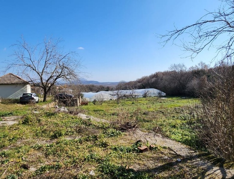 Investment opportunity in Ulcinj: house, car, greenhouses, scenic hills. Listed by ekosphere doo on immorenta.me.