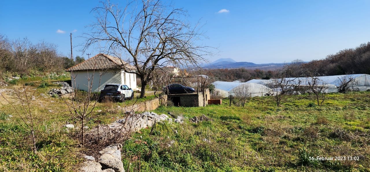 Charming white house with tiled roof in Ulcinj, Montenegro&mdash;prime investment! Listed by immorenta.me, a project of ekosphere doo.