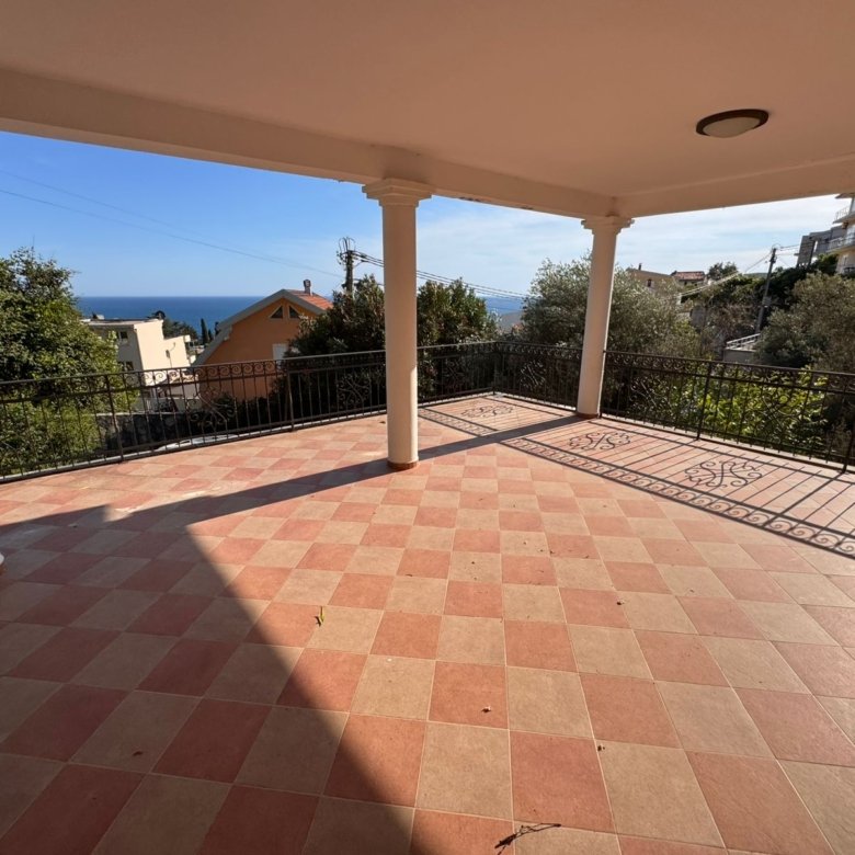 Elegant covered terrace with sea and city views in Ulcinj. Exclusive real estate investment on immorenta.me by ekosphere doo.