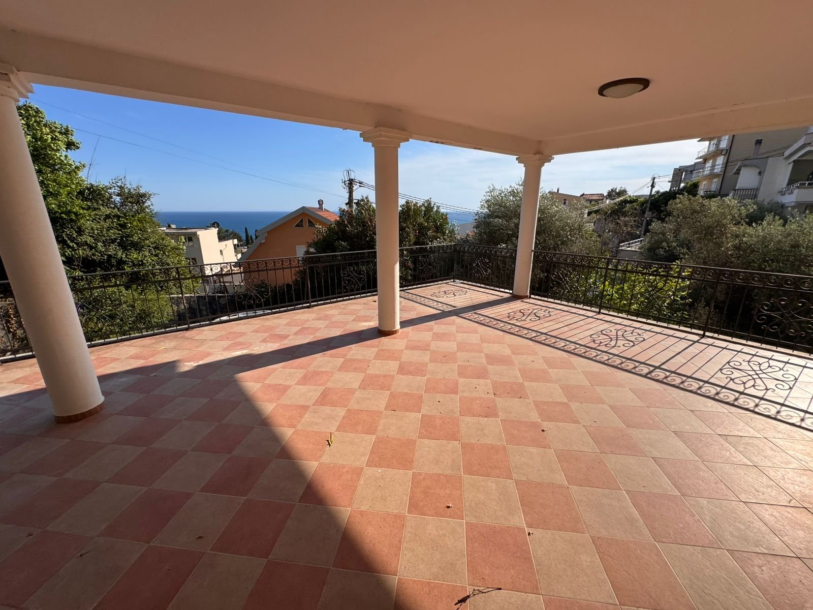 Elegant covered terrace with sea and city views in Ulcinj. Exclusive real estate investment on immorenta.me by ekosphere doo.