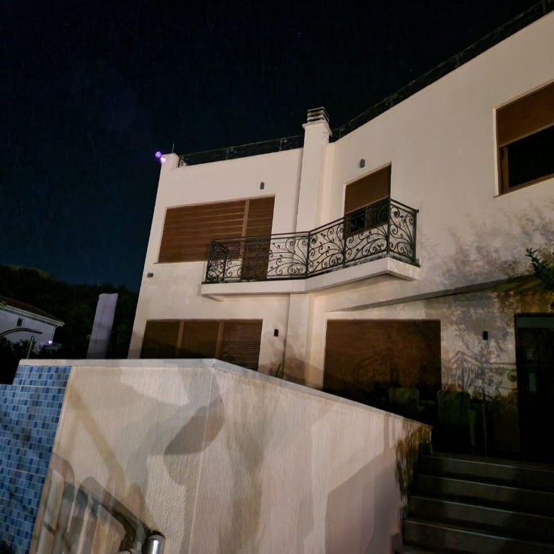 Stunning modern two-story home in Ulcinj, Montenegro&mdash;cream walls, pool, premium railings; exclusive Ekosphere/ immorenta.me.