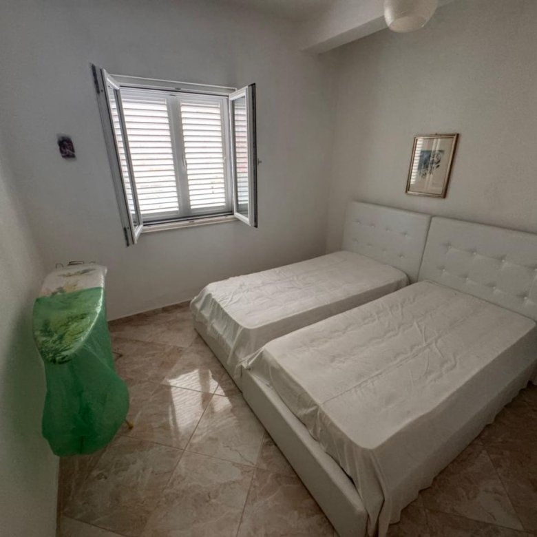 Modern twin-bedroom in Ulcinj, Montenegro&mdash;ideal investment property on immorenta.me, a project of ekosphere doo.