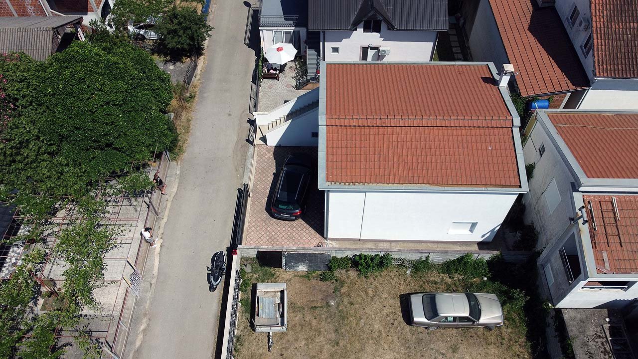 Prime Ulcinj real estate: homes with red-tiled roofs, patios, and private parking&acirc;exclusive listings on immorenta.me by ekosphere doo.