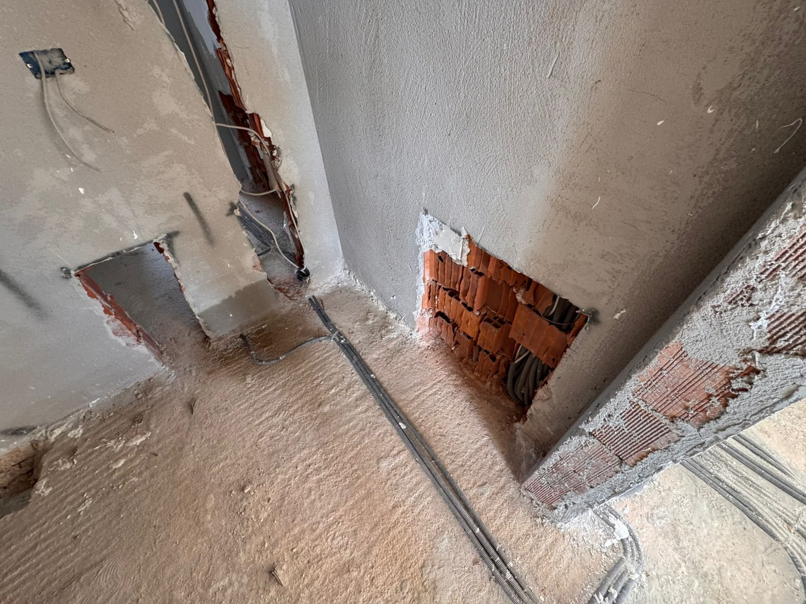 Prime investment opportunity in Ulcinj Montenegro: spacious property under construction, Ekosphere conduits, quality materials.