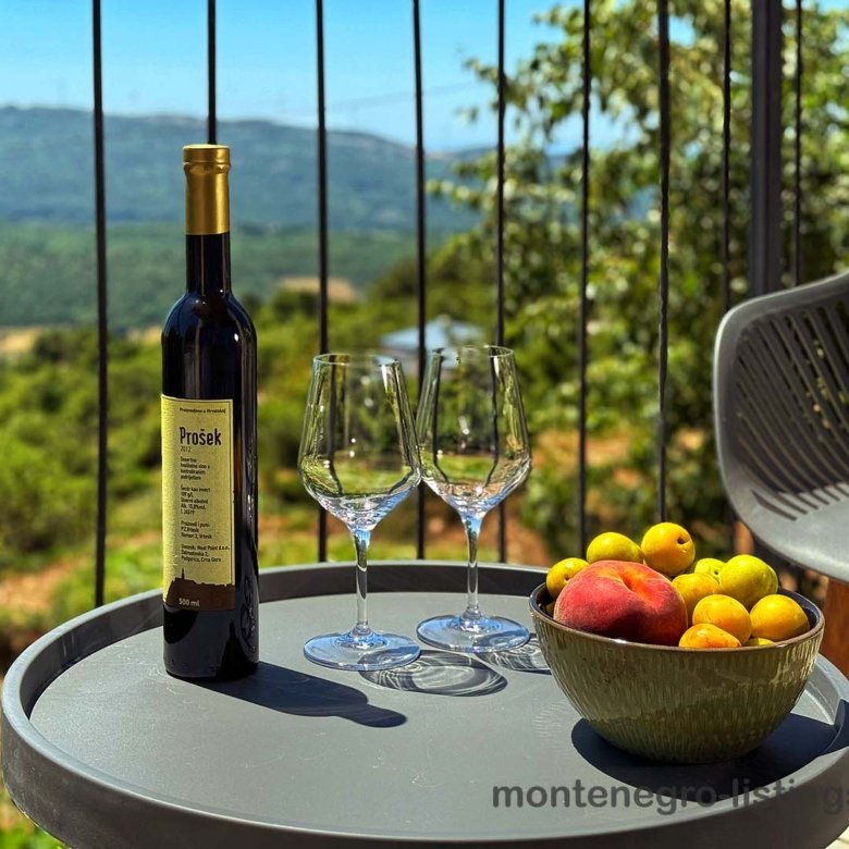 Experience Ulcinj, Montenegro living: wine, fruit, lush views. Invest in premium real estate with immorenta.me by ekosphere doo.