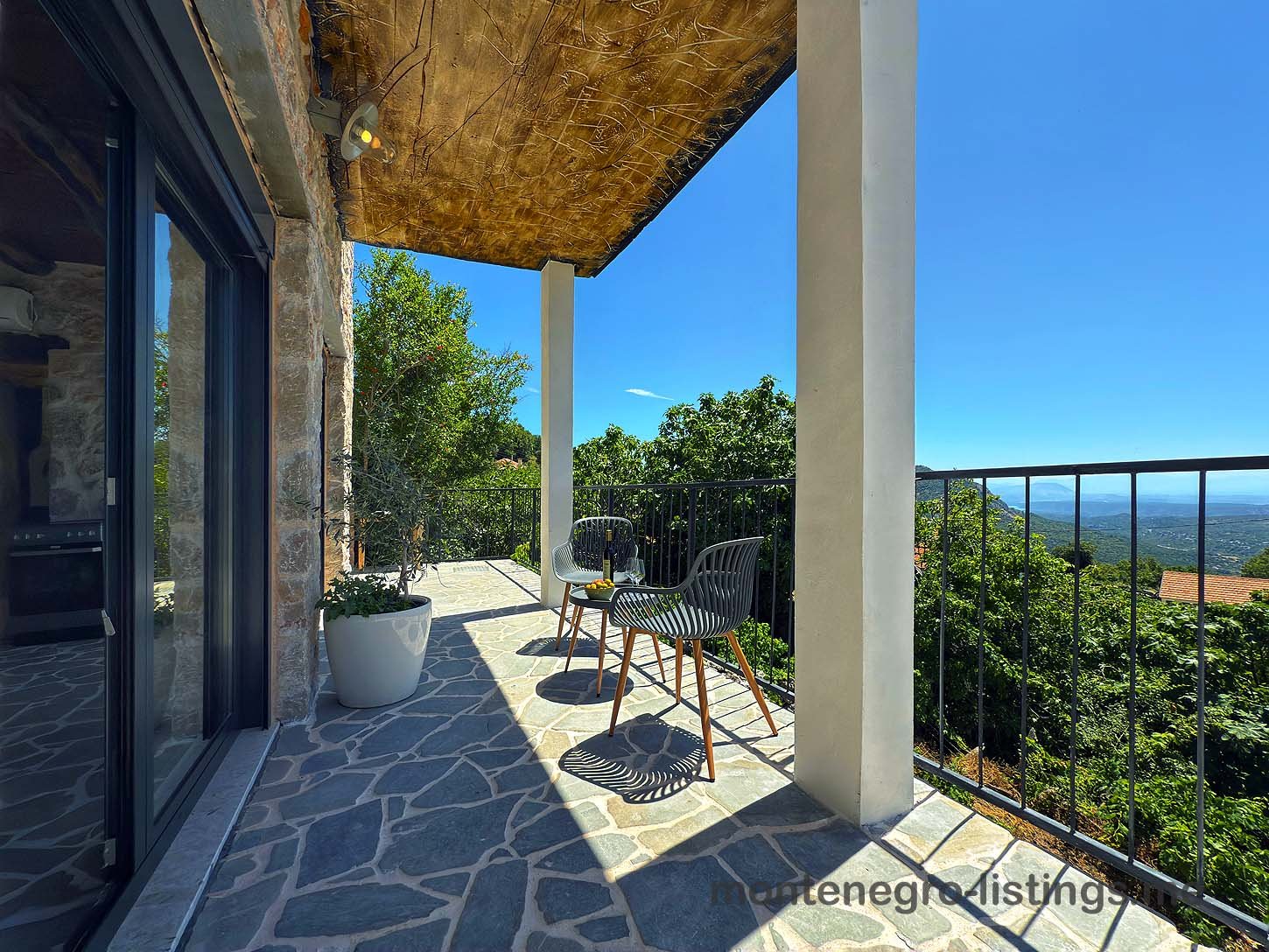 Elegant stone terrace with mountain views in Ulcinj, perfect for investors&mdash;see more at immorenta.me by ekosphere doo.