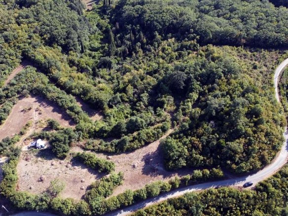 Prime Ulcinj real estate: lush hills, cleared plots, road access, and structures&mdash;investment land by ekosphere doo at immorenta.me.