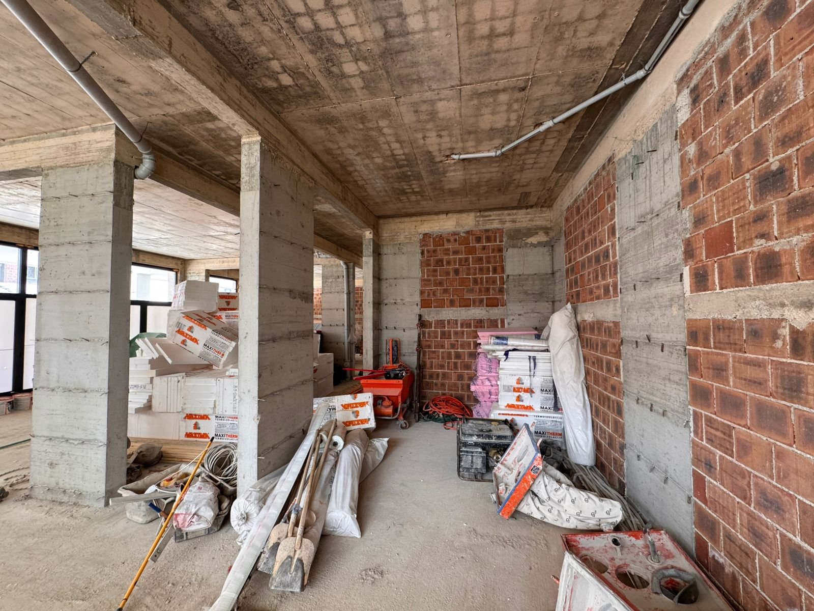 Prime Ulcinj property under construction with quality ekosphere insulation and materials&mdash;ideal Montenegro investment. Powered by immorenta.me.