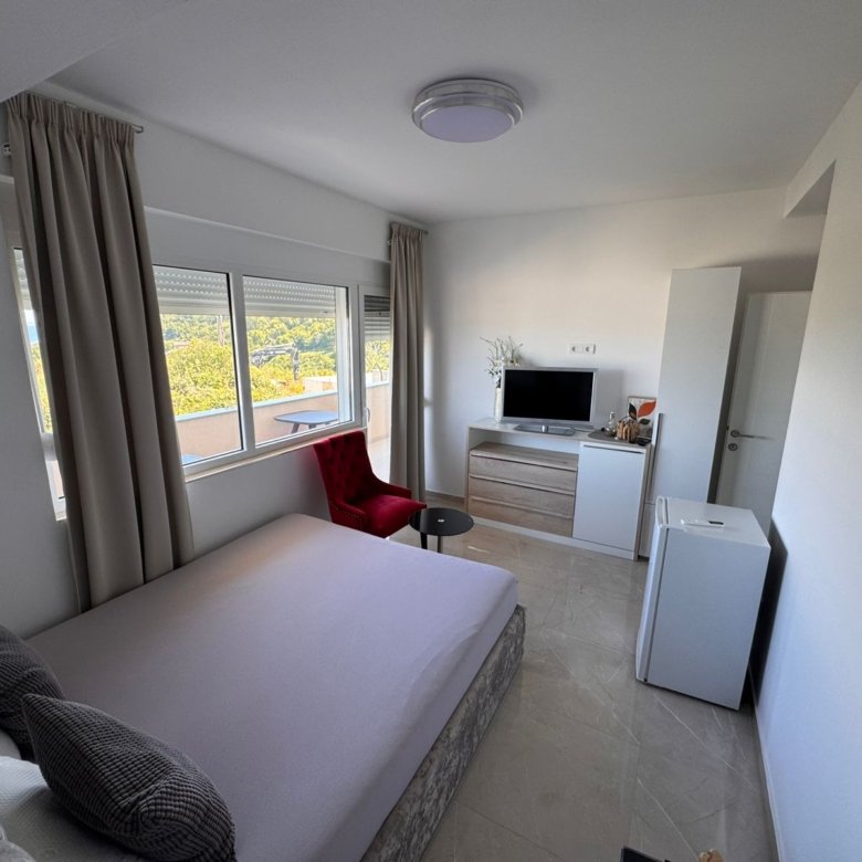 Modern Ulcinj bedroom with stylish furnishings, greenery views, and investment appeal&mdash;exclusive on immorenta.me, by ekosphere doo.