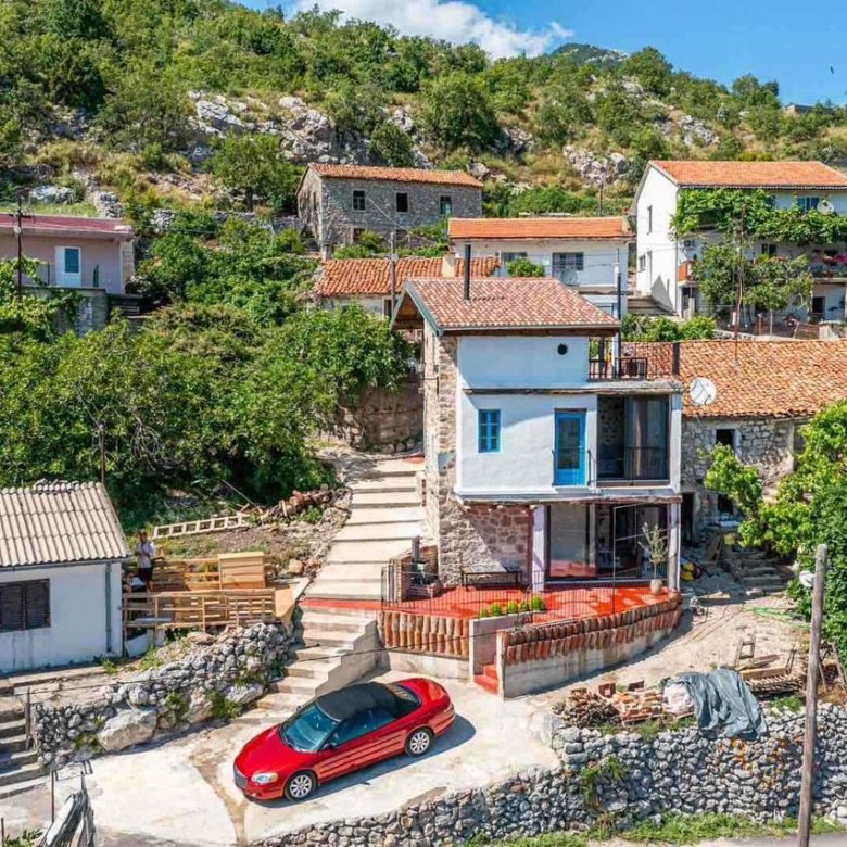 Charming stone house in Ulcinj, Montenegro: lush greenery, gated entry, and prime hillside location&mdash;exclusive on immorenta.me.