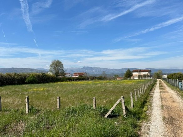 Discover prime Ulcinj real estate: scenic plots with lush fields, wood fencing, and investment-ready homes&mdash;Montenegro-Listings by ekosphere doo.