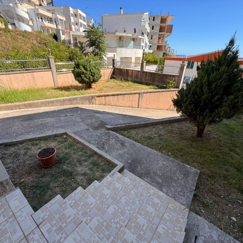 Charming Ulcinj property: private yard, green spaces, walkway, and secure fencing. Exclusive listing by immorenta.me (ekosphere doo).