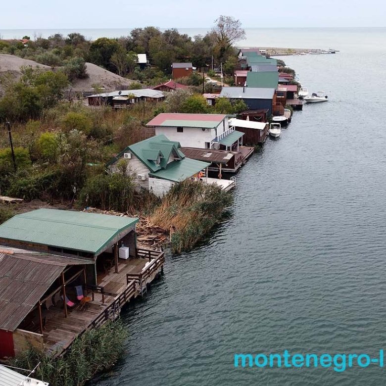 Waterfront homes with private docks on a scenic canal in Ulcinj. Investment gem on immorenta.me by ekosphere doo.