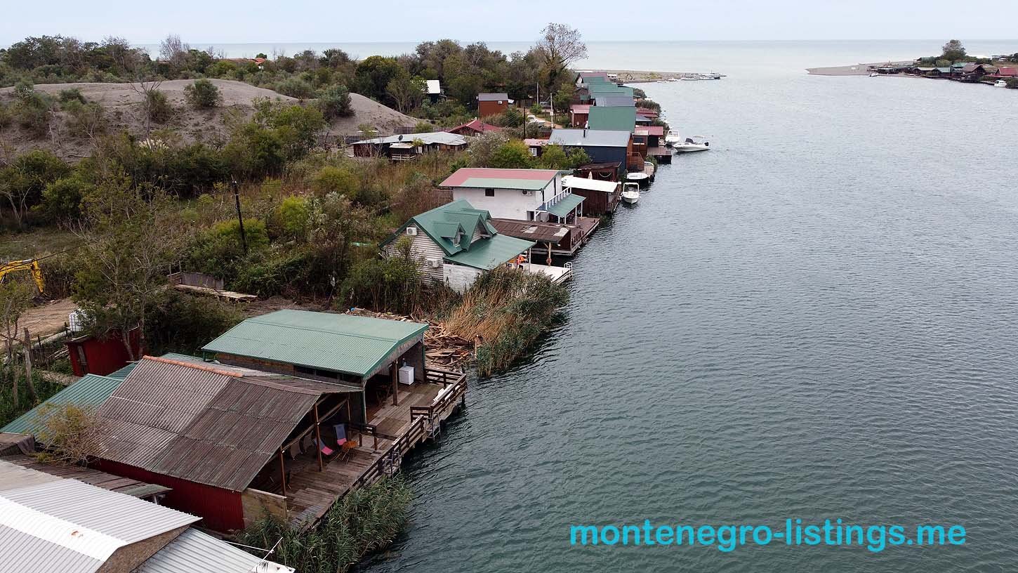 Waterfront homes with private docks on a scenic canal in Ulcinj. Investment gem on immorenta.me by ekosphere doo.