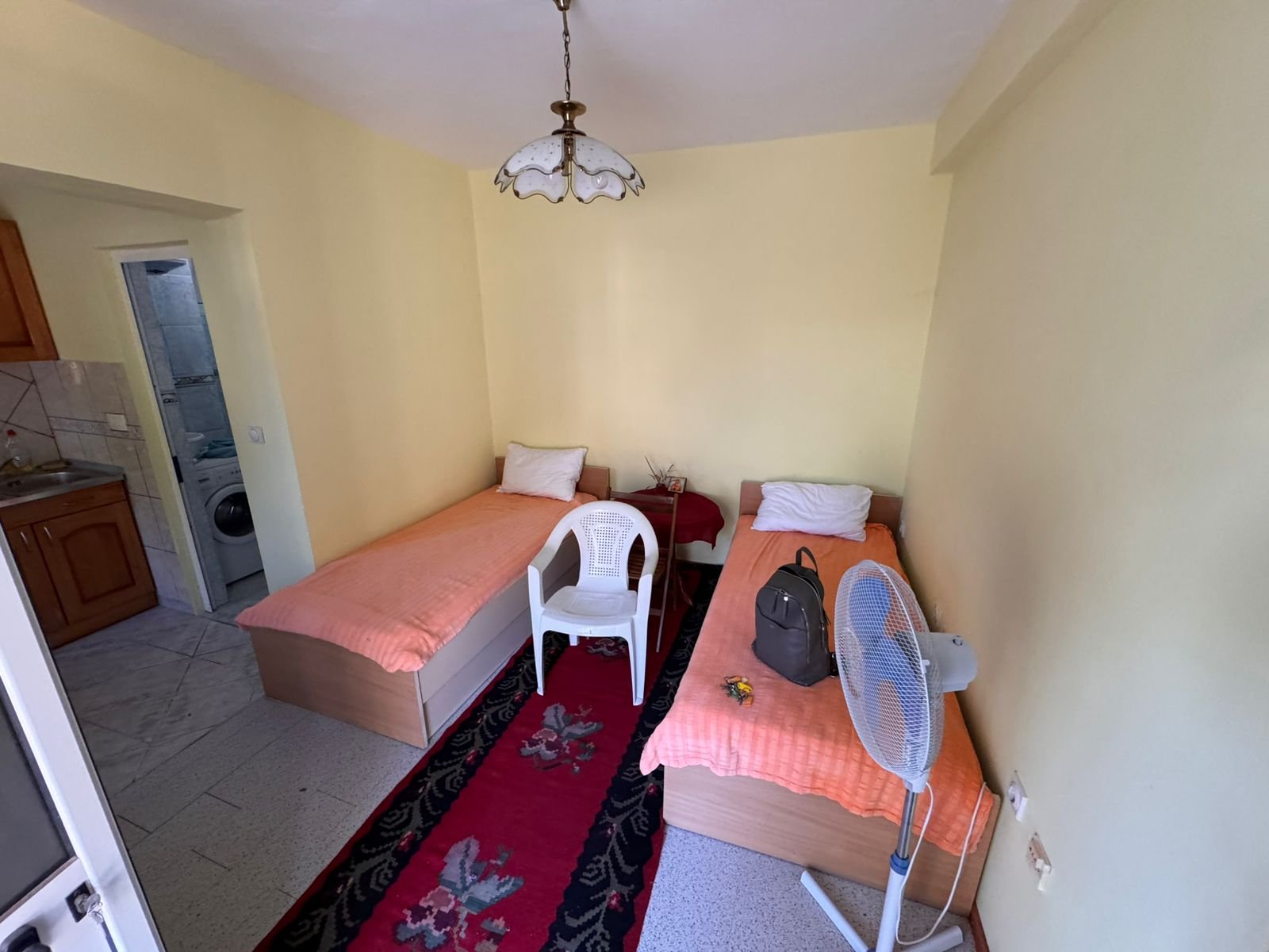 Bright, cozy twin-bed room in Ulcinj with ensuite, ideal for rentals or investment. Listing by ekosphere doo at immorenta.me.
