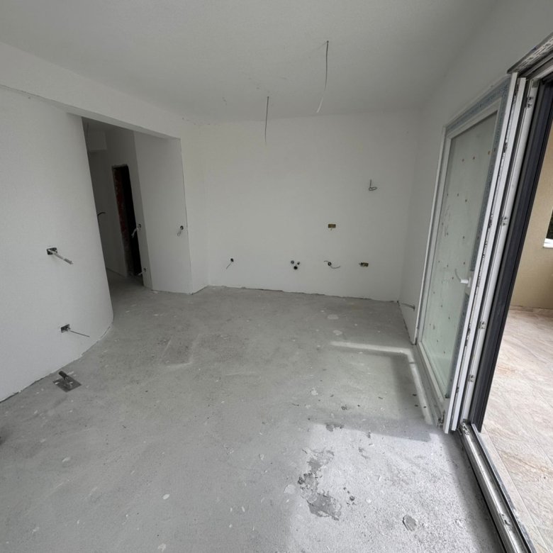 Prime investment opportunity in Ulcinj: unfinished room with balcony, stunning views, on immorenta.me by ekosphere doo.