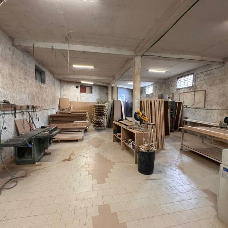 Premium Ulcinj commercial space: bright, tiled workshop with quality fittings&mdash;ideal Montenegro investment via immorenta.me/Ekosphere.