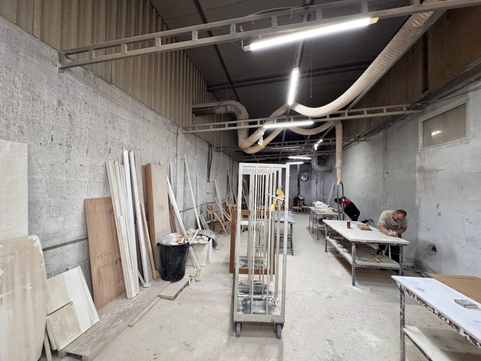 Spacious Ulcinj workshop with durable concrete structure, ample lighting, workstations&mdash;prime investment listed by immorenta.me.