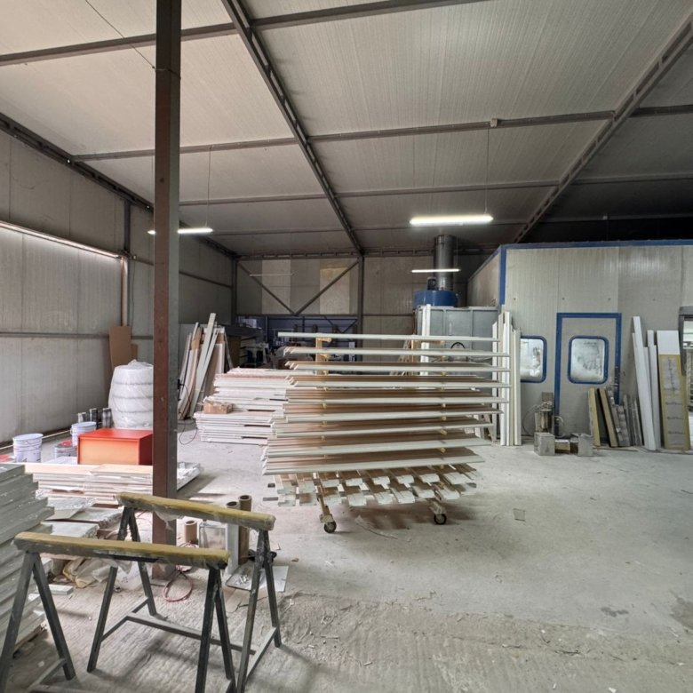 Spacious woodworking shop in Ulcinj, Montenegro&mdash;ideal for investment. Features ample workspace and storage. eksosphere doo project.