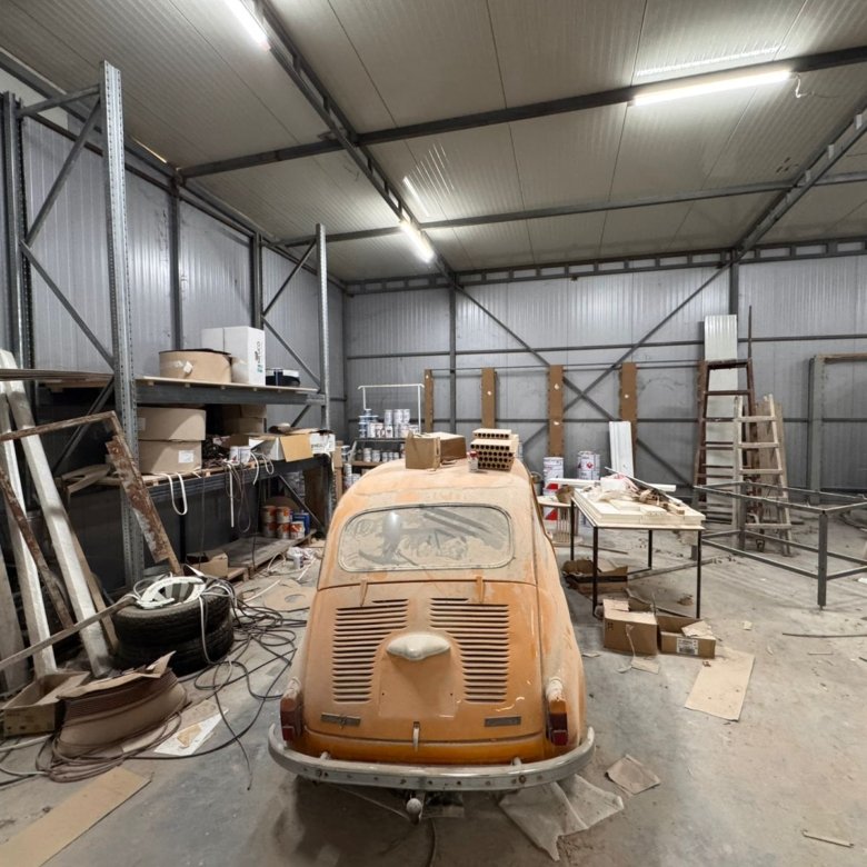 Spacious Ulcinj workshop in Montenegro, ideal for renovation. Includes metal walls, ample shelves, and investment potential.