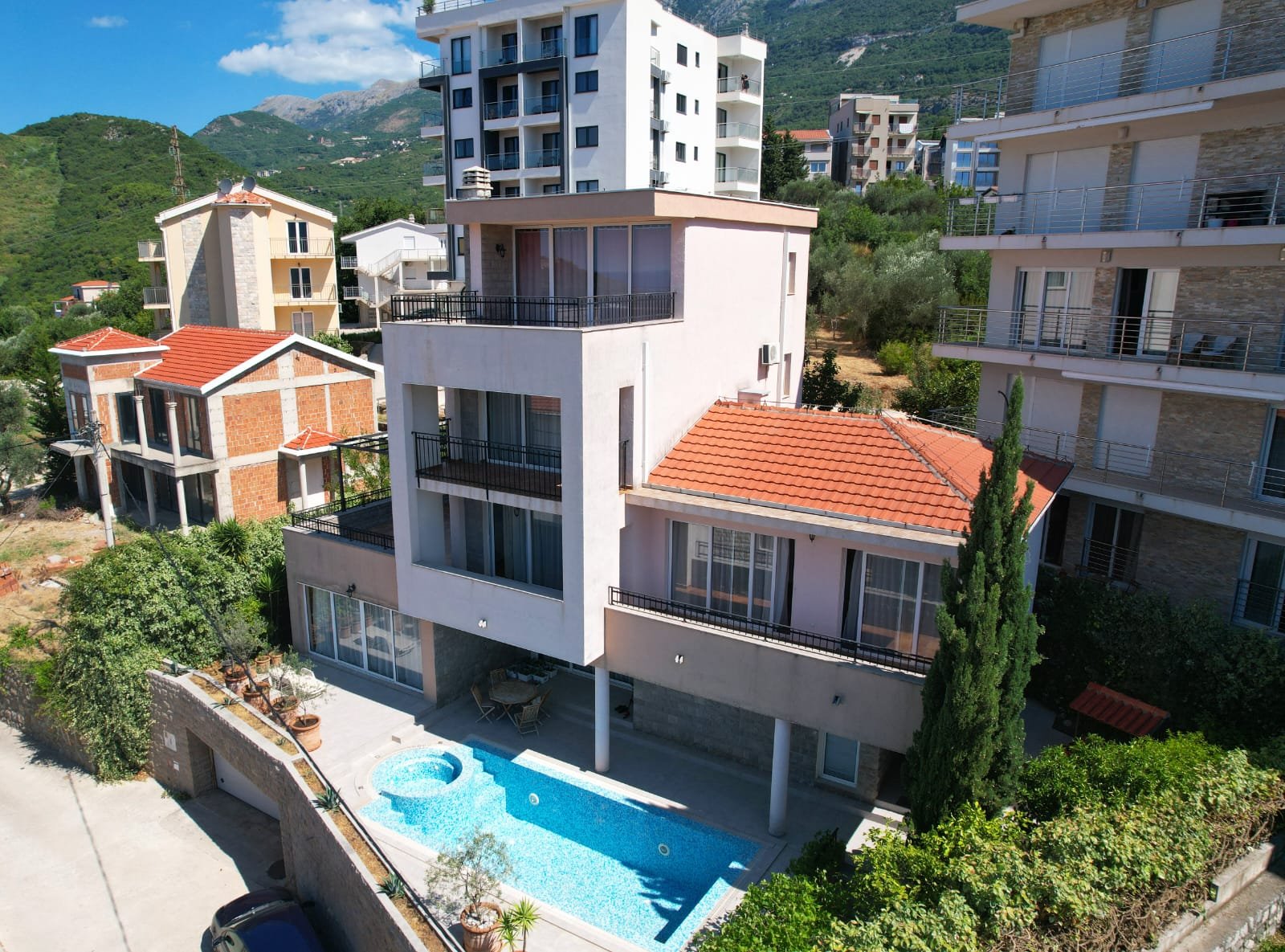 Discover a stylish multi-story home with pool, balconies, and mountain views in Ulcinj—a prime Montenegro investment via ekosphere doo. Discover a stylish multi-story home with pool, balconies, and mountain views in Ulcinj—a prime Montenegro investment via ekosphere doo.