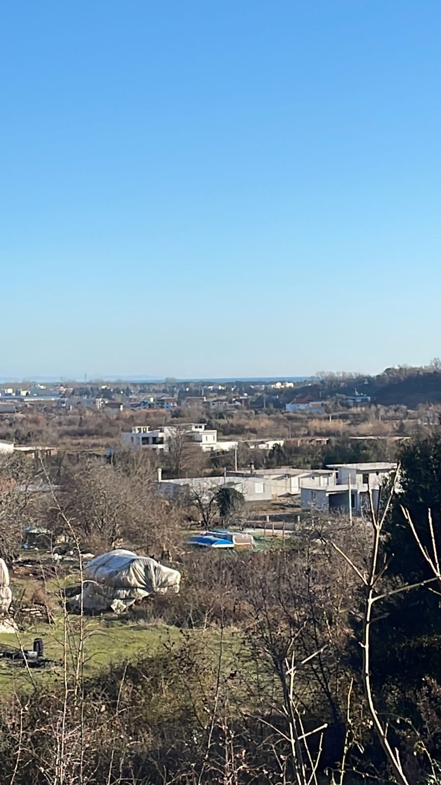 Entdecken Sie das Investitionspotenzial in Ulcinj, Montenegro: malerische ländliche Grundstücke, verstreute Häuser und offener Himmel – exklusiv bei immorenta.me von ekosphere doo. Entdecken Sie das Investitionspotenzial in Ulcinj, Montenegro: malerische ländliche Grundstücke, verstreute Häuser und offener Himmel - exklusiv bei immorenta.me von ekosphere doo.