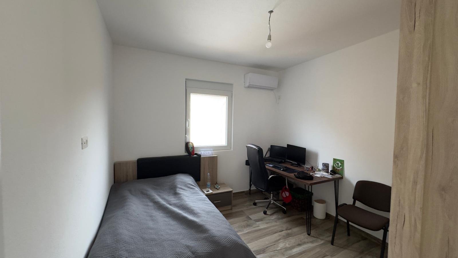 Modern minimalist bedroom in Ulcinj, Montenegro&mdash;ideal real estate investment, listed by immorenta.me by ekosphere doo.