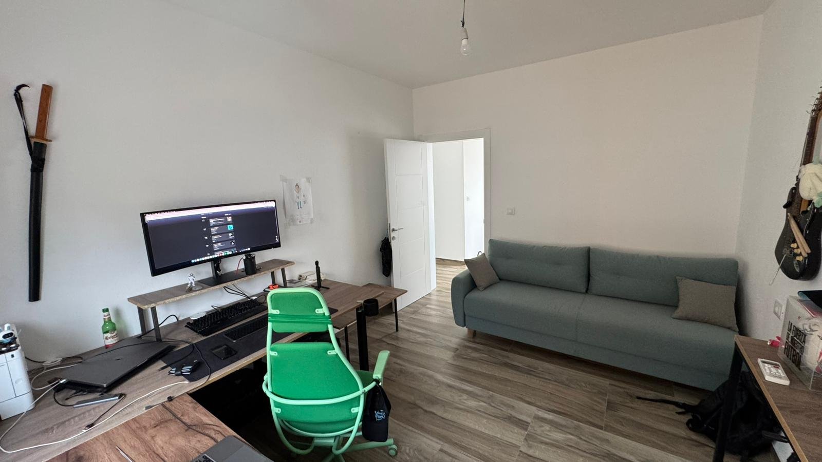 Modern Ulcinj home office with stylish furnishings, ideal for remote work. Exclusive listing at immorenta.me, by Ekosphere DOO.