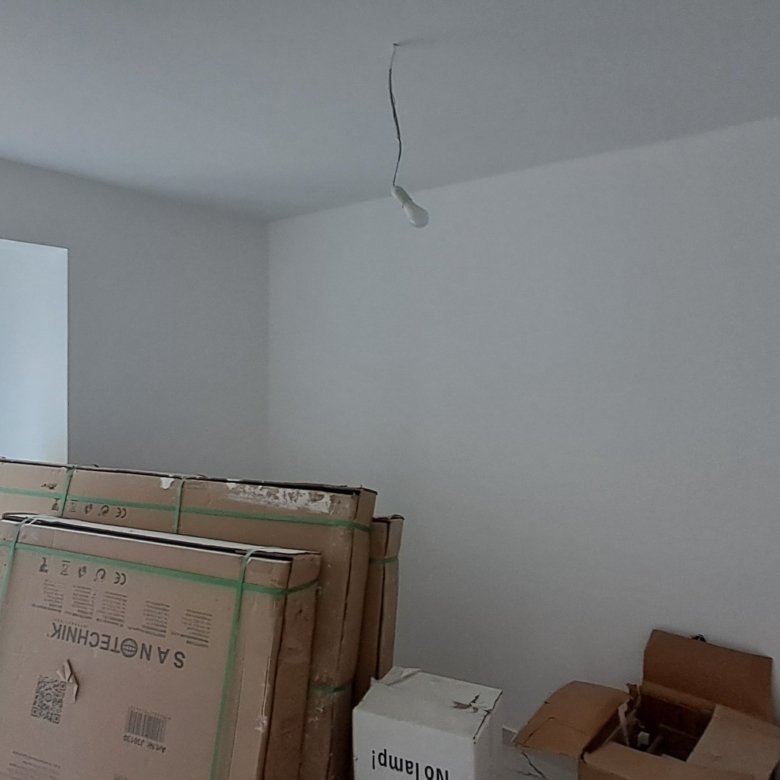 Bright Ulcinj room with white walls, natural light, large window; ideal for property investment. Exclusive at immorenta.me by ekosphere doo.