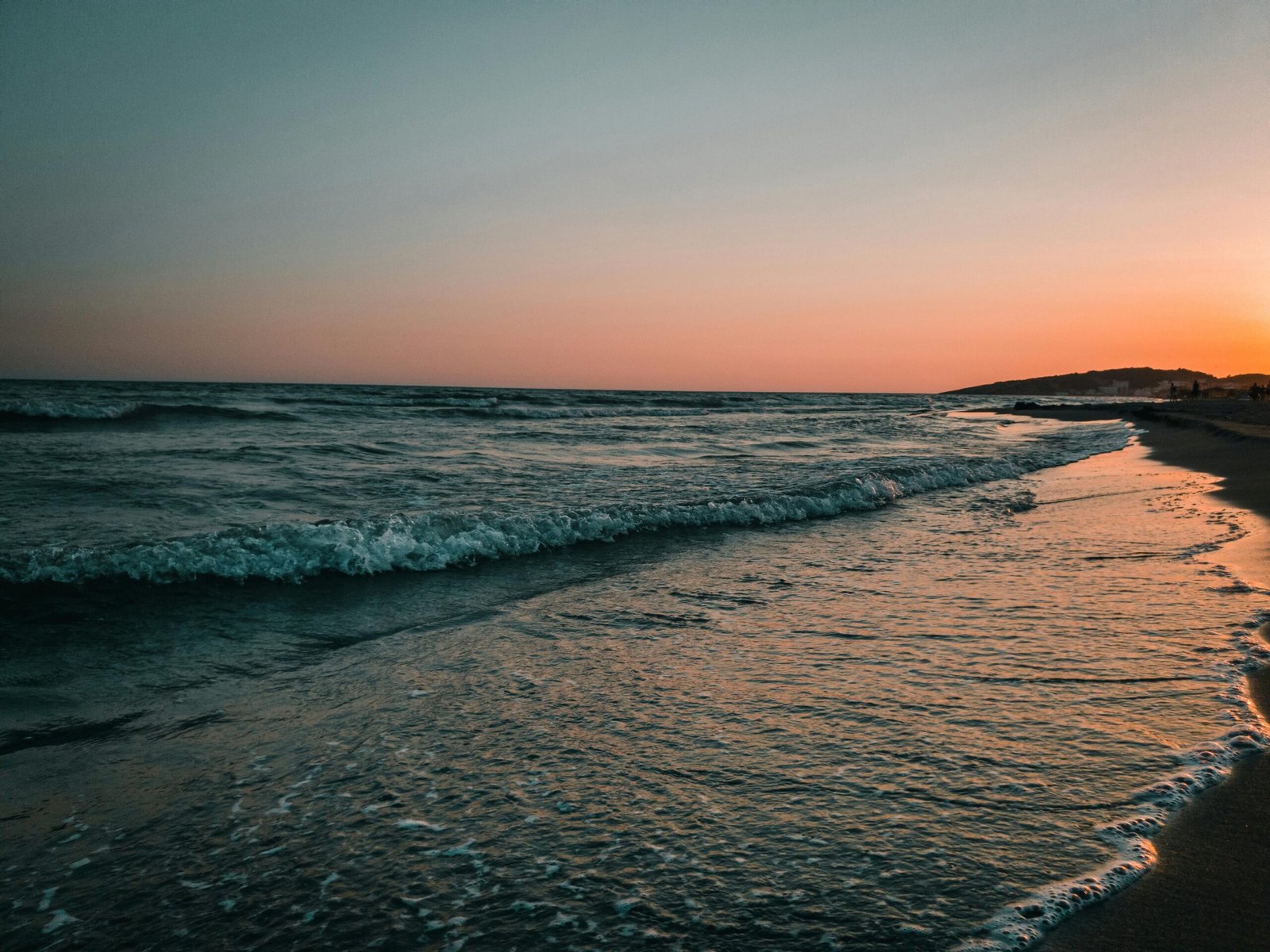 Immobilien & Investitionen Ulcinj Strand mit Blick auf den Sonnenuntergang - hochwertige Immobilien in Montenegro zu verkaufen. Investieren Sie mit immorenta.me von ekosphere doo.