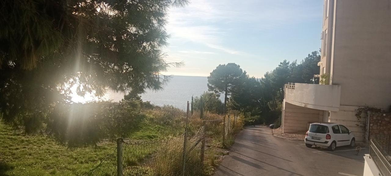 Prime Ulcinj investment: modern multi-story property, sea view, lush greenery, exclusive at immorenta.me by ekosphere doo.