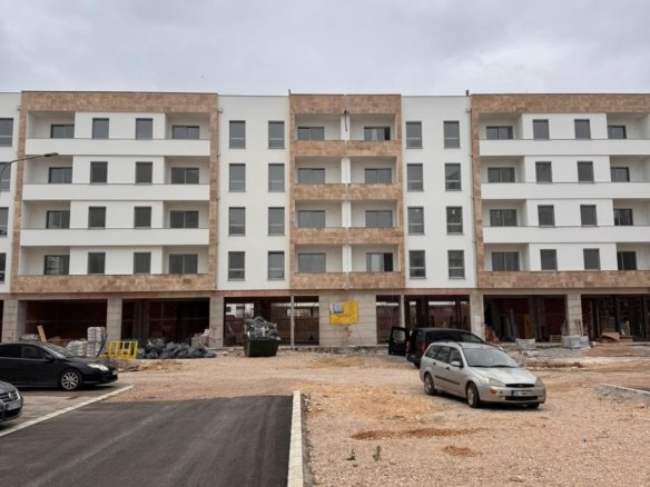 Modern four-story apartment building in Ulcinj, Montenegro under construction. Prime investment! Exclusive at immorenta.me by ekosphere doo.