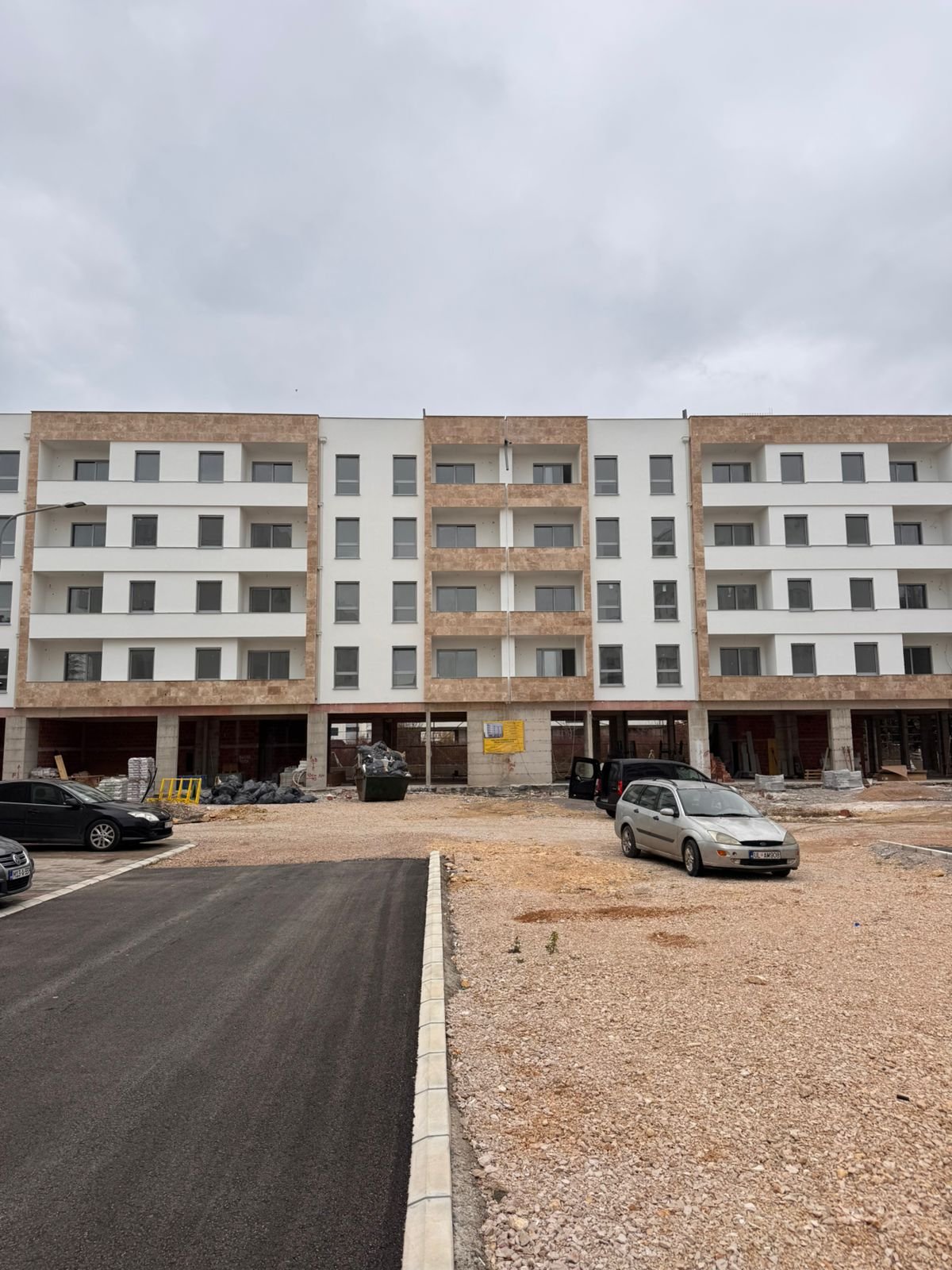 Modern four-story apartment building in Ulcinj, Montenegro under construction. Prime investment! Exclusive at immorenta.me by ekosphere doo.